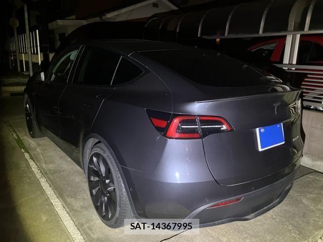 Tesla MODEL Y 2023-02 8486181-9