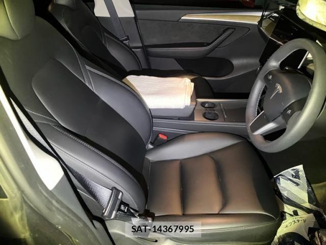 Tesla MODEL Y 2023-02 8486181-13