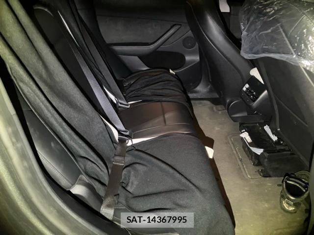 Tesla MODEL Y 2023-02 8486181-14