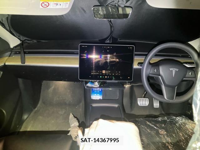 Tesla MODEL Y 2023-02 8486181-15