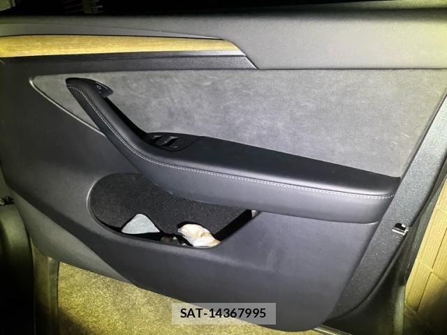 Tesla MODEL Y 2023-02 8486181-16