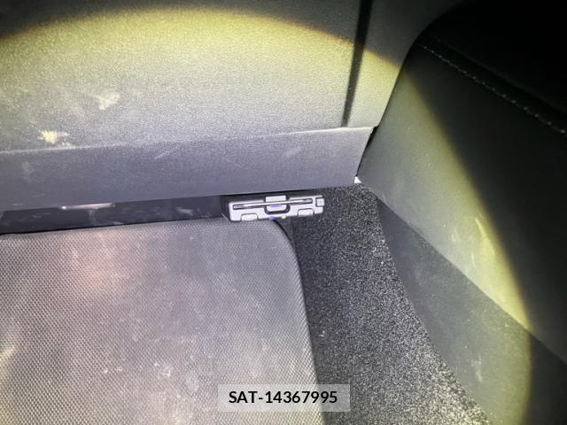 Tesla MODEL Y 2023-02 8486181-17