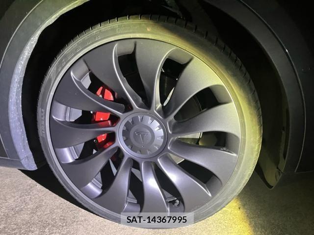 Tesla MODEL Y 2023-02 8486181-3