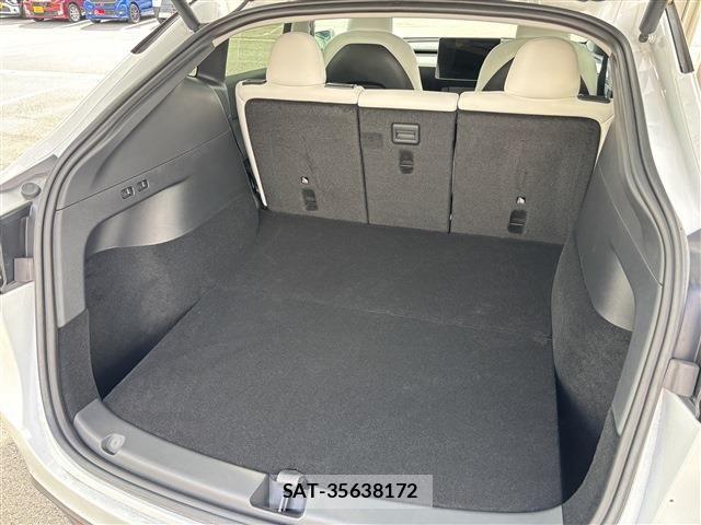 Tesla MODEL Y 2023-09 8527790-17