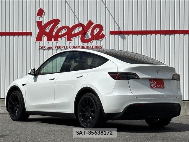 Tesla MODEL Y 2023-09 8527790-1