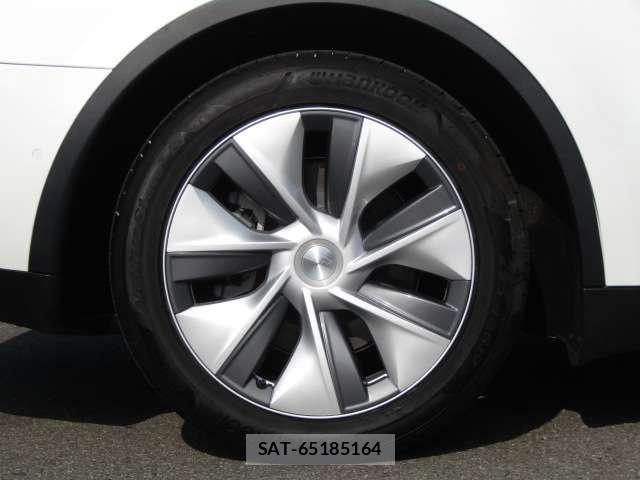 Tesla MODEL Y 2023-07 8527789-24