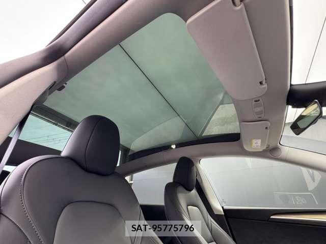 Tesla MODEL Y 2023-10 8563818-14