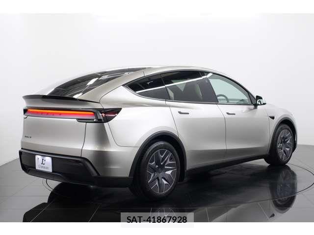 Tesla MODEL Y 2026-05 8629367-1