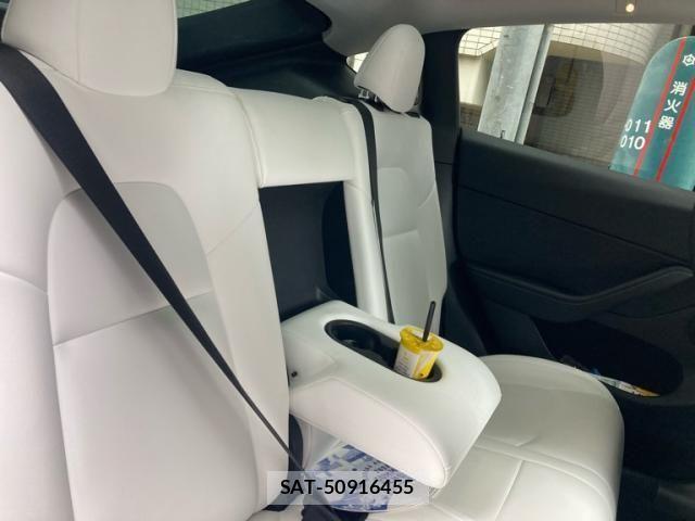 Tesla MODEL Y 2022-12 8629369-10