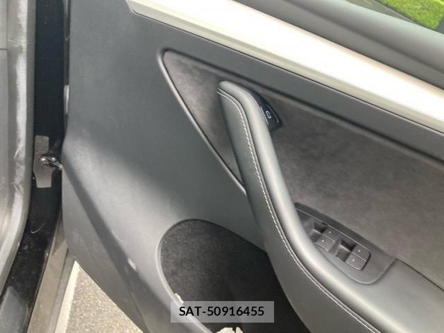 Tesla MODEL Y 2022-12 8629369-12