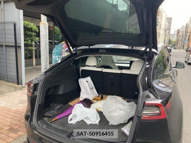 Tesla MODEL Y 2022-12 8629369-4