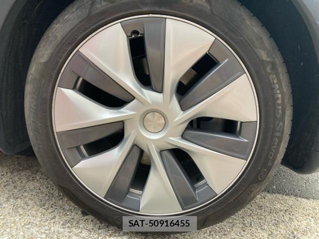 Tesla MODEL Y 2022-12 8629369-8