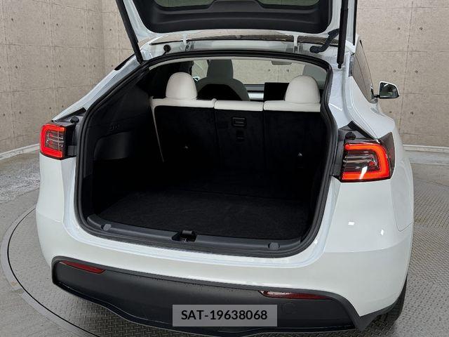 Tesla MODEL Y 2024-06 8667035-12