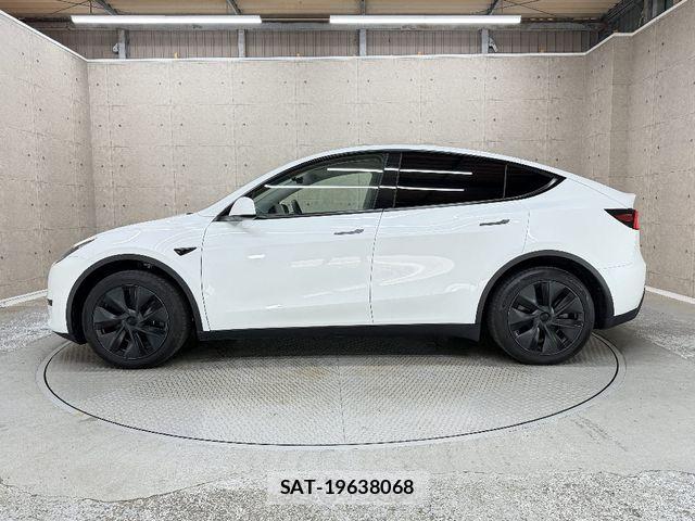 Tesla MODEL Y 2024-06 8667035-8