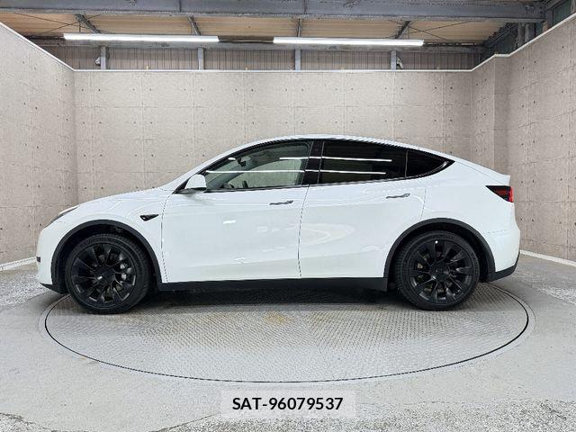 Tesla MODEL Y 2023-08 8746360-9