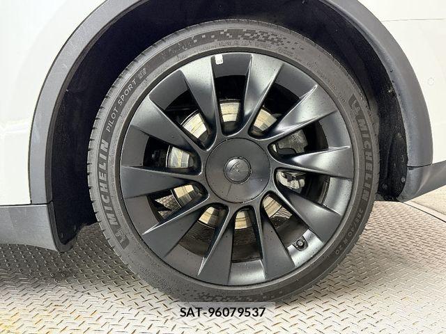 Tesla MODEL Y 2023-08 8746360-17