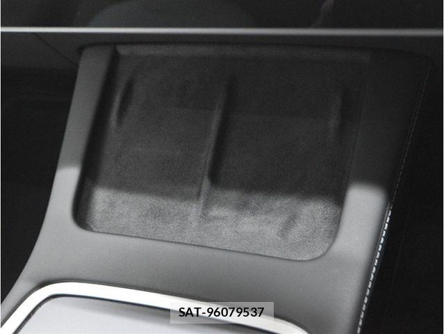 Tesla MODEL Y 2023-08 8746360-28