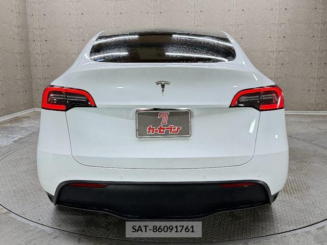 Tesla MODEL Y 2023-09 8746357-11