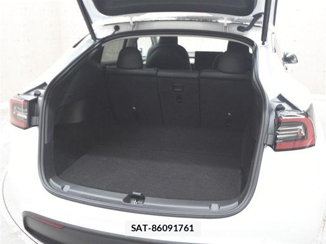 Tesla MODEL Y 2023-09 8746357-12