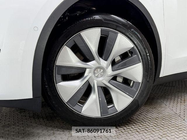Tesla MODEL Y 2023-09 8746357-16