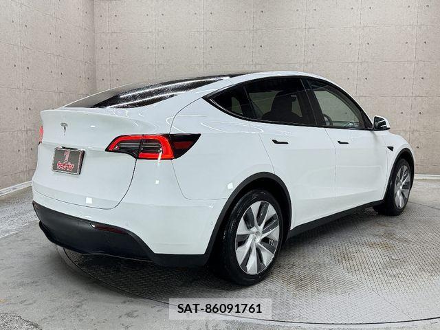 Tesla MODEL Y 2023-09 8746357-1