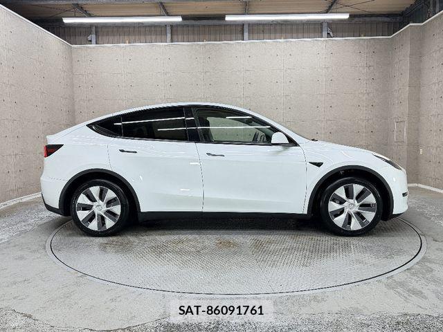 Tesla MODEL Y 2023-09 8746357-8