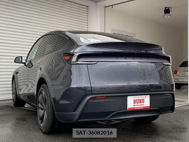 Tesla MODEL Y 2026-06 8746356-6