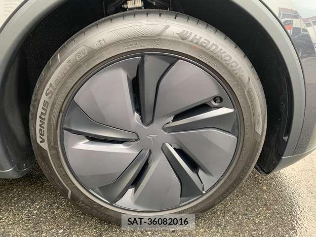 Tesla MODEL Y 2026-06 8746356-8