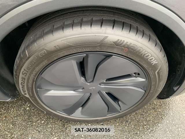 Tesla MODEL Y 2026-06 8746356-9