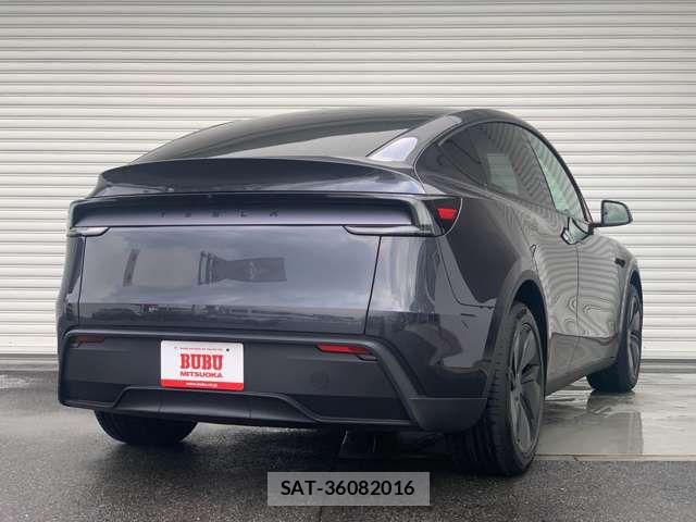 Tesla MODEL Y 2026-06 8746356-4