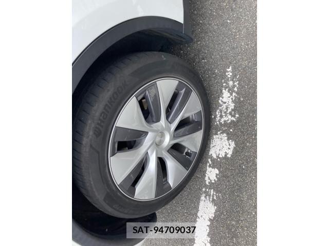 Tesla MODEL Y 2022-11 8746361-9