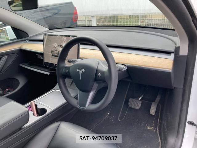 Tesla MODEL Y 2022-11 8746361-12