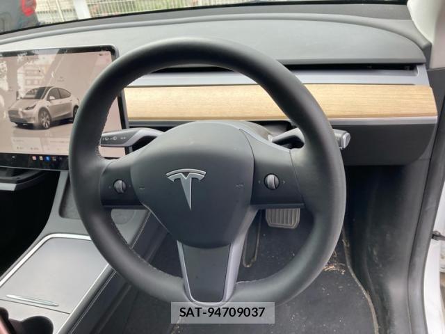 Tesla MODEL Y 2022-11 8746361-13