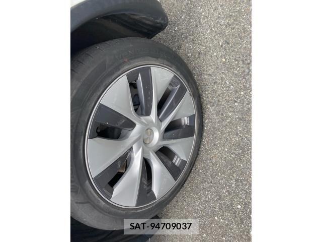 Tesla MODEL Y 2022-11 8746361-2