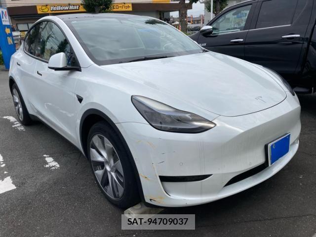 Tesla MODEL Y 2022-11 8746361-6