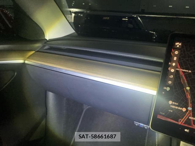 Tesla MODEL Y 2023-06 8746358-14
