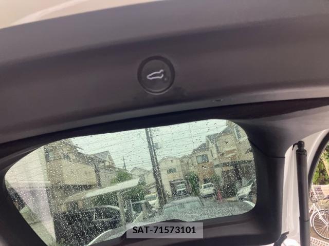 Tesla MODEL Y 2024-03 8746359-10