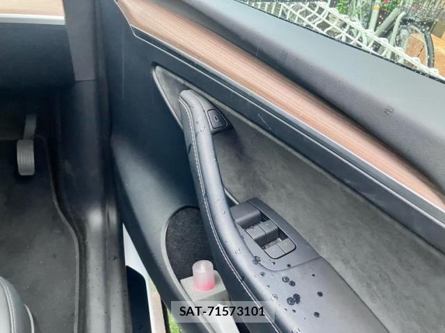 Tesla MODEL Y 2024-03 8746359-14