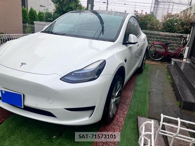 Tesla MODEL Y 2024-03 8746359-1