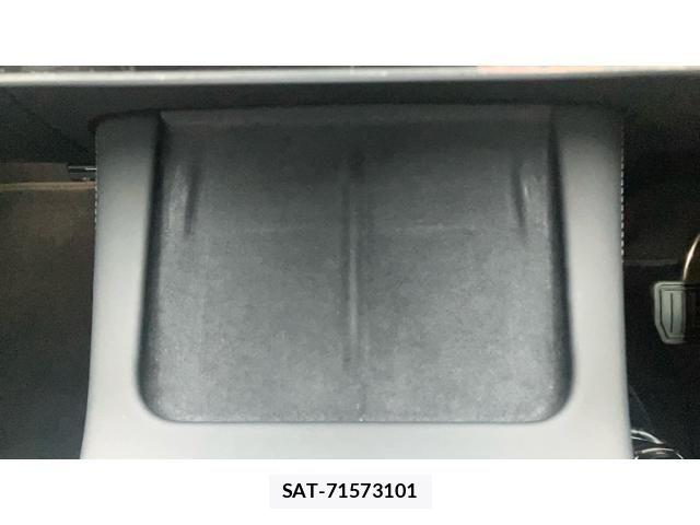 Tesla MODEL Y 2024-03 8746359-21