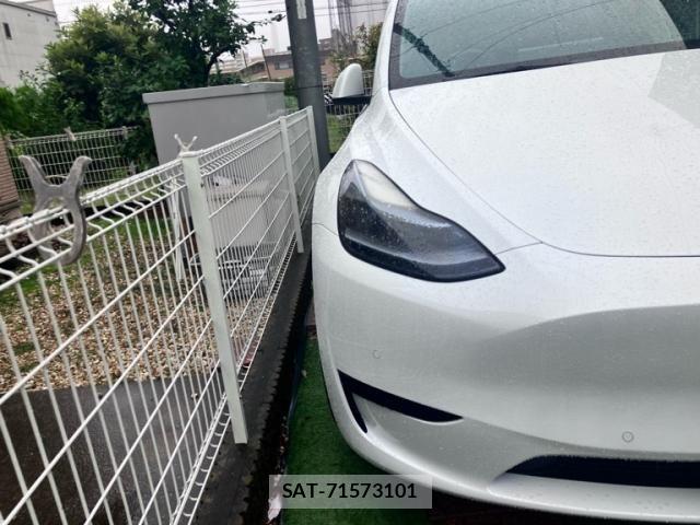 Tesla MODEL Y 2024-03 8746359-3