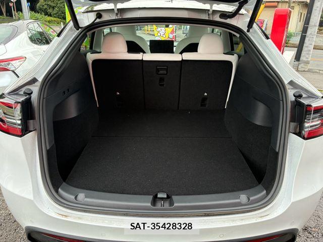 Tesla MODEL Y 2023-02 8782366-9