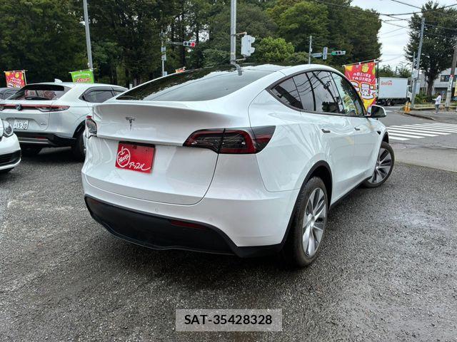 Tesla MODEL Y 2023-02 8782366-2
