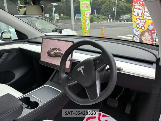 Tesla MODEL Y 2023-02 8782366-6