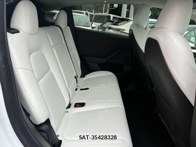 Tesla MODEL Y 2023-02 8782366-8