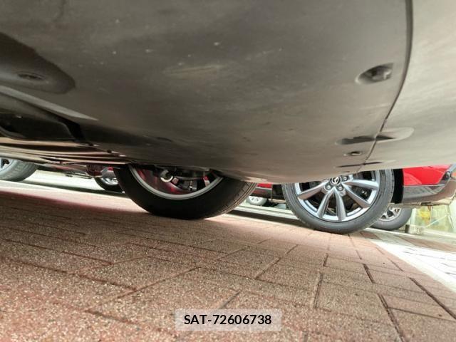 Tesla MODEL Y 2022-10 8832080-9