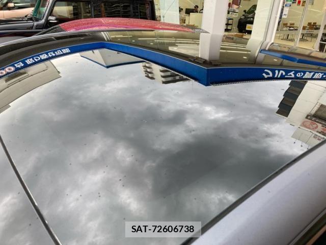 Tesla MODEL Y 2022-10 8832080-10
