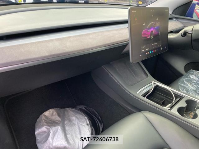 Tesla MODEL Y 2022-10 8832080-12