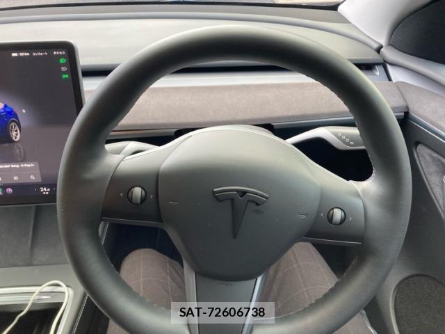 Tesla MODEL Y 2022-10 8832080-14
