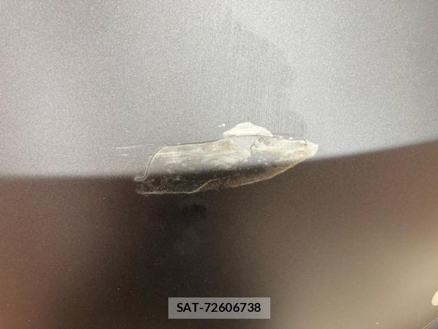 Tesla MODEL Y 2022-10 8832080-16